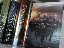 Dary Anioła - świetna saga, która mnie wchłania :D