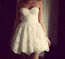 Koronkowa biała sukienka <3