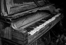 Stary fortepian