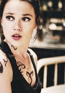 <33