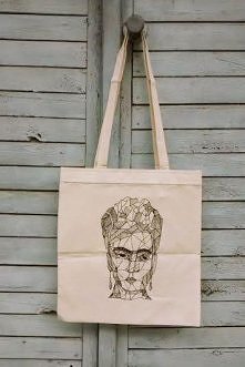 malujemy torby na zamówienie. znajdź SHESHEBAGS na facebooku:)