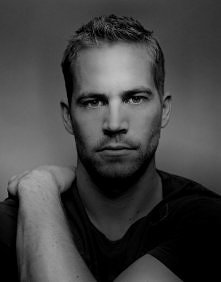 Nigdy nie zapomne o Paul'u Walkerze.Niedługo Nastepna czesc FnF a jego juz nie bedzie :(((