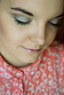 Tym razem delikatny makijaż...