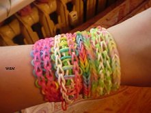 Moje bransoletki Rainbow Loom. Robicie takie?
wandmjewellery.blogspot.com