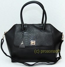 Widziałam ją u jednej z blogerek.Tak czy nie ? .;p