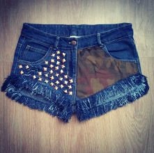 ostatnio bylo sporo szortow z motywem floral, wiec dzisiaj troche mniej grzecnie :)