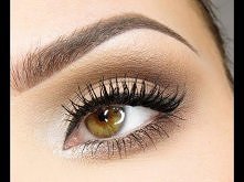 *Makijaż Powiększający Oczy*