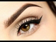 **JAK NAMALOWAĆ IDEALNĄ KRESKĘ EYELINEREM + demonstracja i wskazówki**