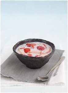 Truskawki z mlekiem kokosowym