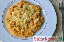 Składniki: 	1 duża cukinia, po obraniu i usunięciu pestek wyszło 60 dag cukinii
30 dag piersi z kurczaka
1 średnia cebula
2 pomidory
2 łyżki posiekanej natki pietruszki
3/4 szkl...