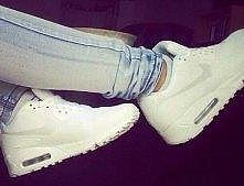 Ładne. Szkoda tylko,że są b...