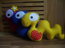 Kolorowe pełzaki- ręcznie wykonane maskotki z filcu. Zapraszam też na moją stronę słoniowo-to i owo