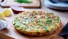 OMLET OWSIANY NA SŁONO
Produkty: 
-100g chudego twarogu 
-50g płatków owsianych
-2 jajka 
- szyneczka z kurczaka 50g
- szczypiorek 25g
- papryka zielona 30g
- przyprawy
Sposób w...