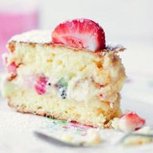 Tort Owocowy

Tort owocowy z kremem migdałowym