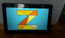 Napisz ZSZYWKA został wykonany w Paincie. Literki są wyświetlane na tablecie. Inspiracją do stworzenia tej pracy była aplikacja mobilna zszywka.pl, z której korzystam na tym wła...