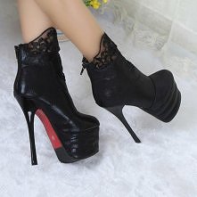 Koronkowe botki na wysokim obcasie