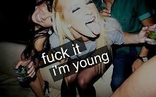 Pewnego przyjaciela poznaje się w sytuacji niepewnej.
Prawdziwych przyjaciół na palcach jednej ręki zliczę,to oni gdy umrę zapalą mi znicze.