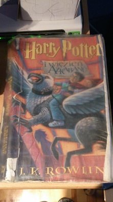 Ksiażka nic dodać nic ująć z reszta większosć osób juz to wie :) przepraszam za jakość zdjecia i za sam wyglad książki - wypożyczona z biblioteki .W najbliższym czasie postaram ...