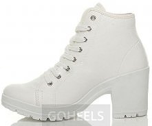 Co myślicie o tych butach? Ja jeszcze nie dawno stwierdziłabym że są okropne, jednak gdy zobaczyłam je u kogoś bardzo mi się spodobały, ale nei wiem czy odważę się je kupić. Moj...