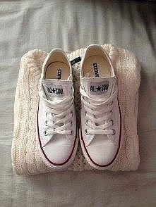 Zastanawiam się nad kupnem białych niskich convers'ów. Polecacie? szybko sie niszczą? wygodne? HIT czy KIT? Pomóżcie! :*