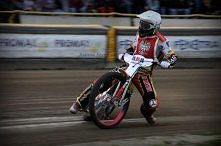 Cóż, coś dla fanek żużla, lecz kto nie kocha ryku silnika ? :D
Na zdjęciu Piotr Pawlicki, zwycięzca wczorajszego 2. finału IMŚJ :D Trzymamy kciuki za ostatni 3. finał :D

*Zdjęc...
