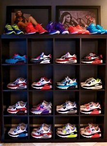 kto by nie chciał takiej szafy w swoim domu :D