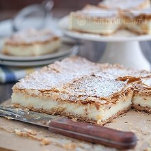 Kremówka


"Cudowna, pyszna i lekka kremówka. Delikatne francuskie ciasto przełożone masą budyniową smakuje wyśmienicie. Przepis na bazie ciastka waniliowego z marcowego wy...