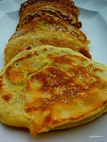 Racuszki z bananem i płatka...