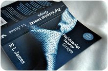 Ktoś czyta, przeczytał? Jestem na drugim tomie i jestem zachwycona!