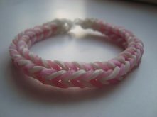 HIT TEGO LATA - loom bands
zapraszamy na bloga: magda-iza.blogspot.com