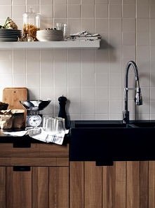 biel, drewno i czerń <3