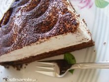 Czekoladowe bez mąki Składniki spód 250g gorzkiej czekolady 125g masła 6 jajek 175g cukru masa 1 opakowanie serka mascarpone 400g śmietany 30% 1 łyżka cukru pudru kakao (do posy...