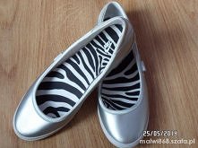 Srebrne sportowe balerinki 
:)