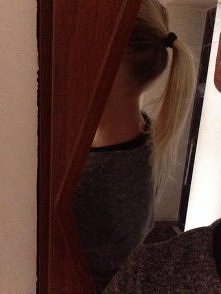 Hejka kochane macie moze jakies dobre domowe sposoby na cienkie włosy? Jak poprawić ich stan jak sprawić aby chciaz wydawały sie grubsze?! Jeśli macie jakies domowe sposoby to p...