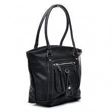 Czarna, zgrabna torebka na ramię. Kliknij w duże zdjęcie po więcej szczegółów.