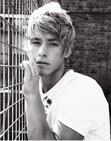 Maxxie *,*