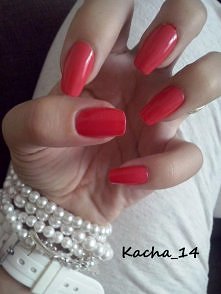 orange
red
nails
