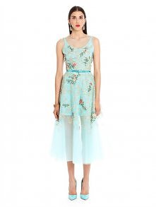 Oscar de la Renta. Wiosna 2015

Fuzja monochromatyzmu i ornamentyki w mistrzowskim wydaniu. 

Więcej na Moda Cafe!