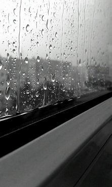 czasem i niebo płacze.