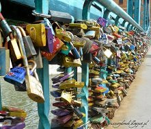 Most Zakochanych z kłódkami