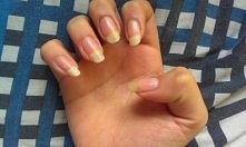 Moje paznokcie. Znacie jakiś dobry lakier  żeby nie odpadł po jednym dniu ?