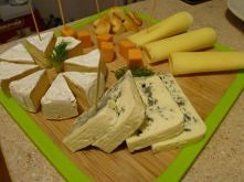 Mini-deska serów: camembert, mimolette, lazur, edamer, wędzony a'la oscypek.