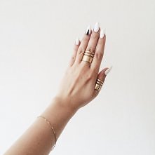 Uwielbiam moje nowe paznokcie ❤️a Wam sie podobają? #minimalism