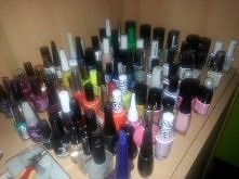 Moja mala kolekcja :D 98 lakierów nie wszystkie na zdjęciu ^^