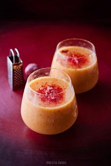 Smoothie z mango, melonem i...