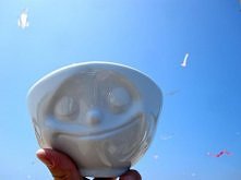 W taką pogodę przydałoby się odrobinę słońca i aromatyczna kawa w szczęśliwej filiżance :)