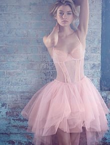 Stella Maxwell