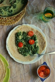 BRETANIA I GALETTES Z SEROWYM SOSEM SZPINAKOWYM