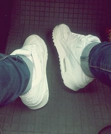 white my air maxy <3
