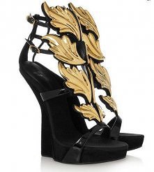 Sandały na koturnie lub szpilce - złote liście. Można kliknąć na zdjęcie.